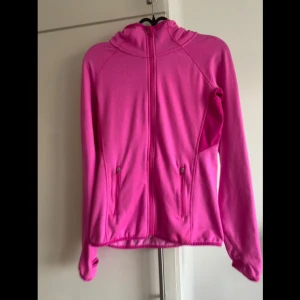 Träningströja - Jättefin träningströja. Använd 2-3 gånger , Inga fel på den