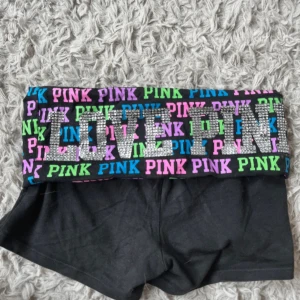 Foldover/yoga shots  - Victoria secret shorts.  sååå snygga med tyck och diamanter 💕💕