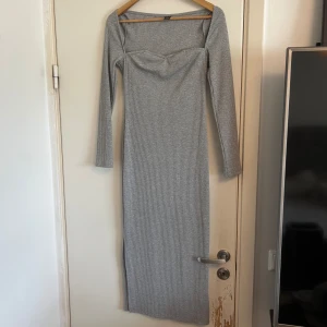 Klänning från SHEIN  - Storlek s 