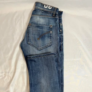 Dondup jeans - Cond: 8/10 Size: 30 Retail: 2999:- Vårt pris: 799:-