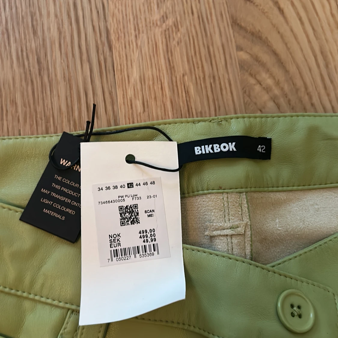 Skinnbyxor från Bik Bok - 90