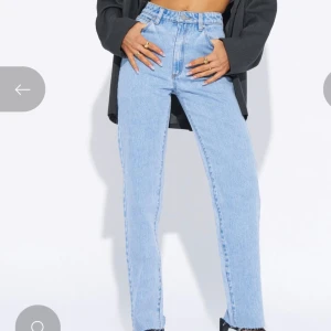 Abrand Jeans 94 High Straight - Säljer mina snygga Abrand Jeans då dom blivit för små. 
