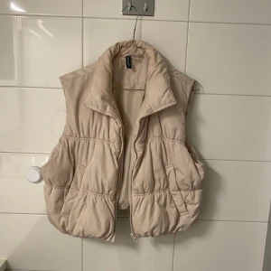 Väst - Croppad väst, fint skick!
