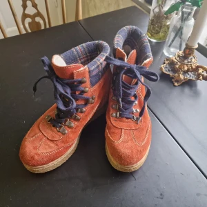 Vinterskor vinterkängor - Väldigt mjuka vinterskor! Använda ett fåtal gånger. Bra skick och bra i storleken.