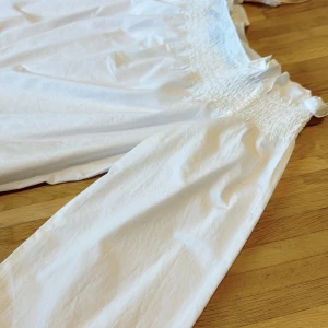 blusar  -  väldigt ny, jag använde den bara en gång.