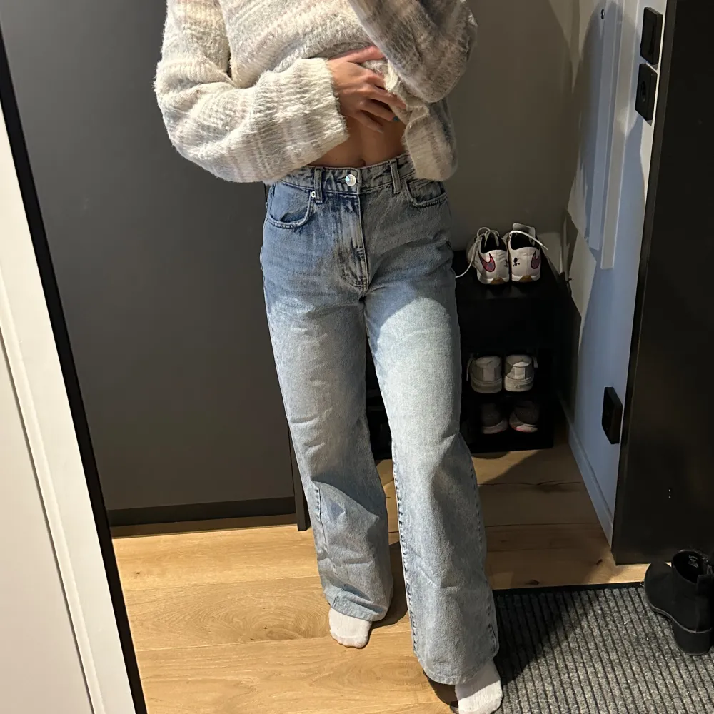 De perfekta vida jeansen från Ginatricot! Min längd för referens: 170cm. Jeans & Byxor.