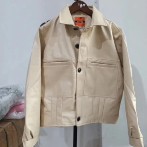 Herrjackar M storlek kort stil jacka.  - Kort Stilig jacka för killar 