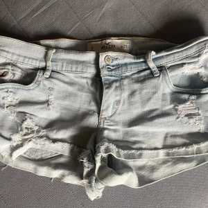 Hollister shorts🤩🤩 - Skit snygga hollister shorts som tyvärr inte passar mig!💖