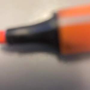 Orange penna utan kork den har torkat