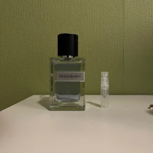 Ysl y edt - Säljer 2 ml/ 35 sprut av min Ysl y edt 