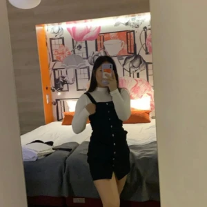 Kläning  - Använder få gånger, storlek 32, 