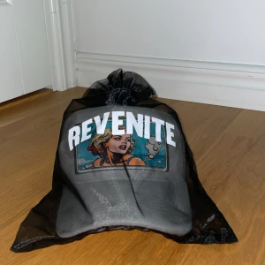 Velvet keps - Bra skick har använt inte så mycket nästan helt ny