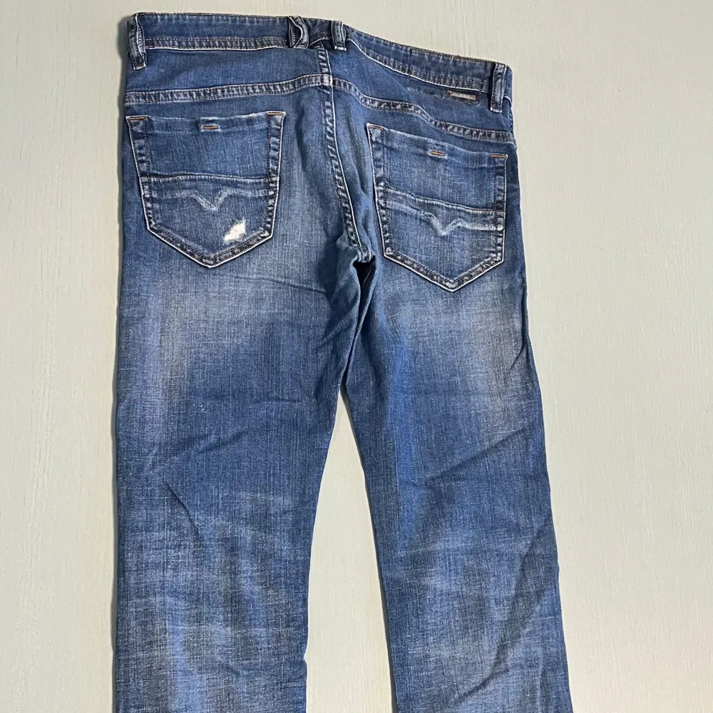 Bra skick! Snygg tvätt på Jeansen. Storlek: W29 L32. Jeans & Byxor.