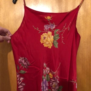 Midi y2k slip klänning - Passar xs-m Inga fel Aldrig använd av mig endast testad och tvättad