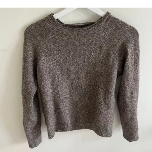 Stickad tröja från veramoda  - Helt ny med tanke på att jag använt den minst 3 gånger