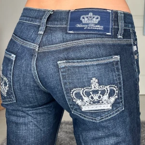 Victoria beckham - midjemått: 36cm rakt över, innerbenslängd: 78cm 💗 