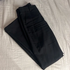Kostymbyxor  - Bra skick, nypris 500