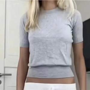 Fin stickad tshirt från Zara. Inga defekter. Öppen för prisförslag