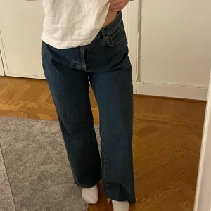 Mörkblå jeans - Length 32 Size 30