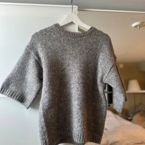 trekvarts tröja - jätte fin och trendig tröja! oanvänd 