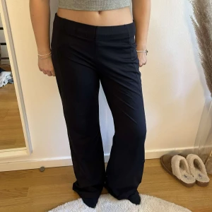 Lågmidjade träningsbyxor - Low waist plow plants/träningsbyxor!🖤 