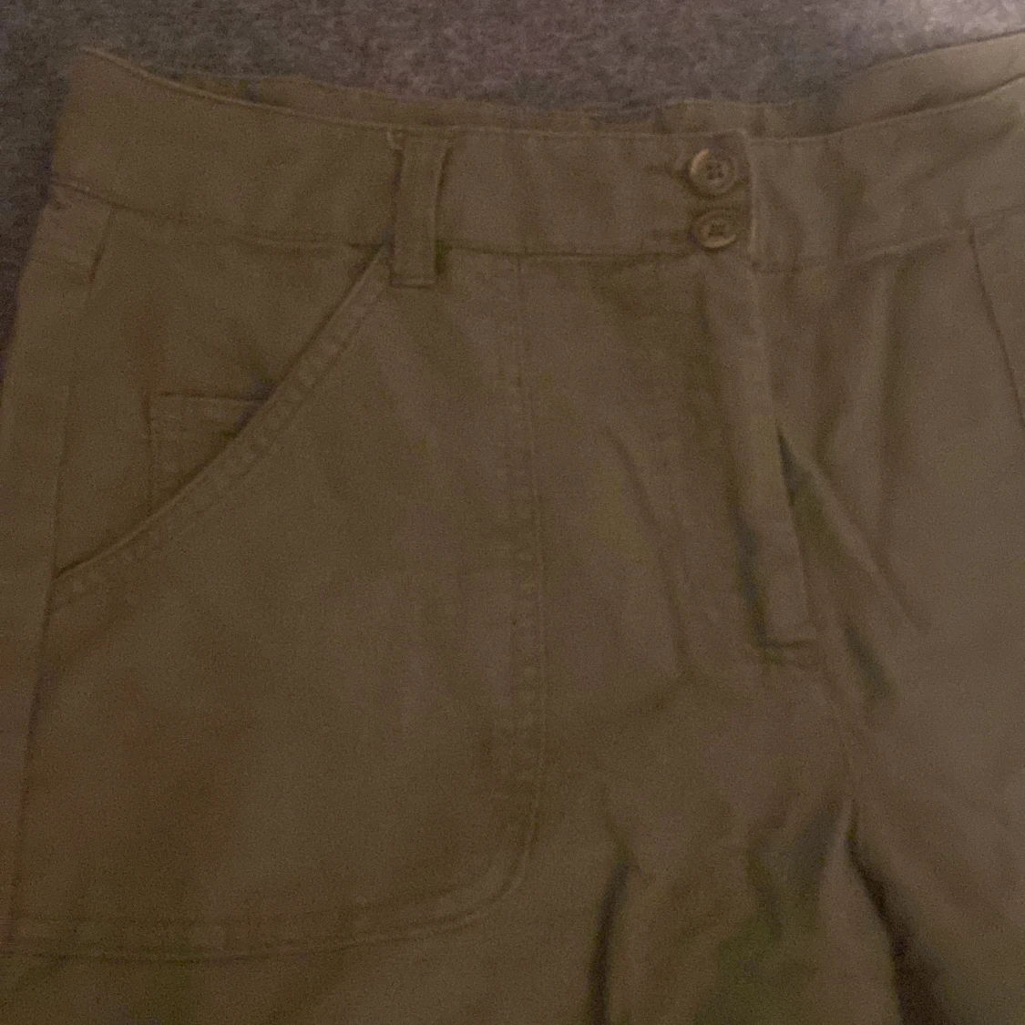 gröna cargo byxor - 90