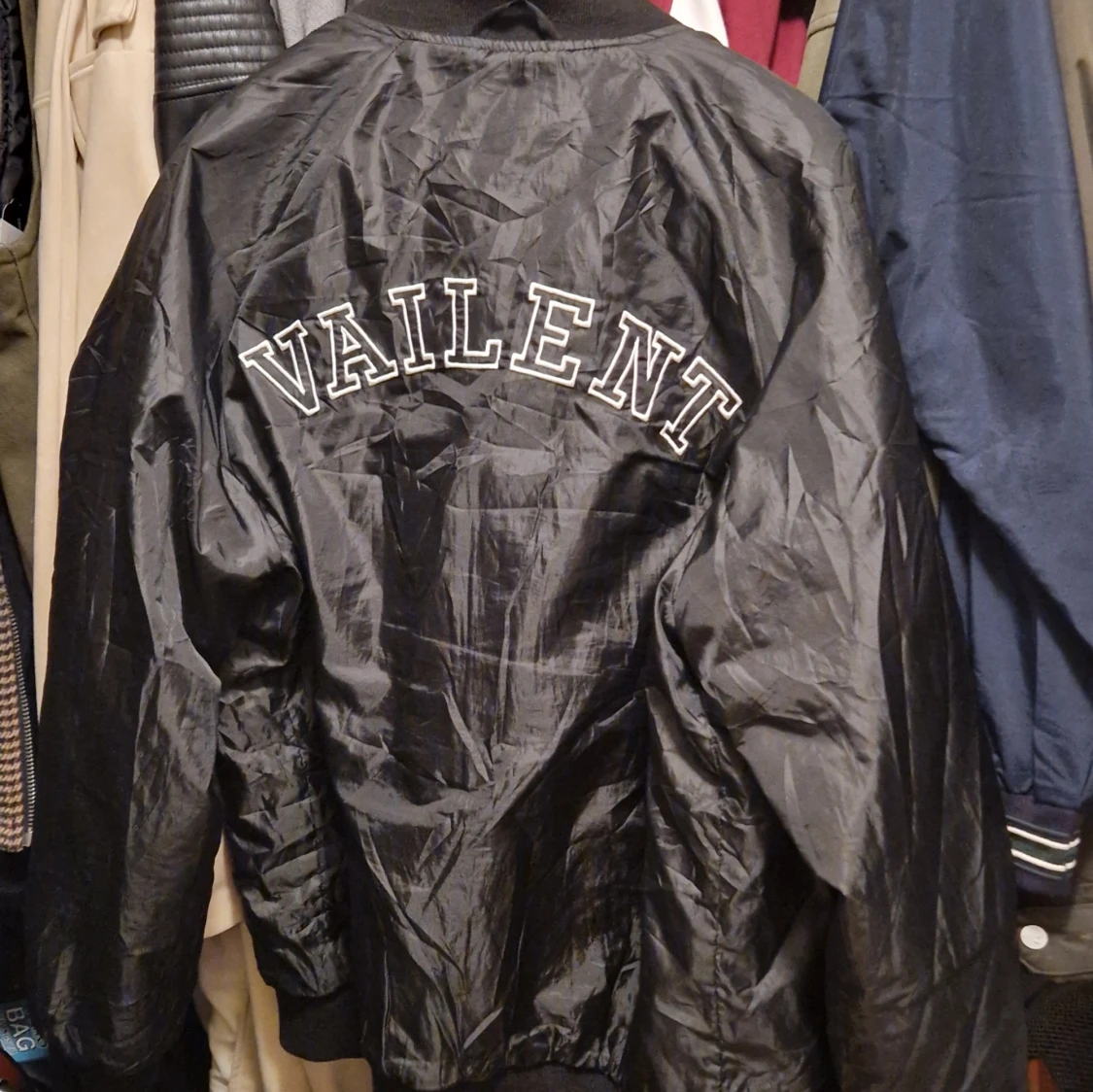 Vailent jacka  - 90