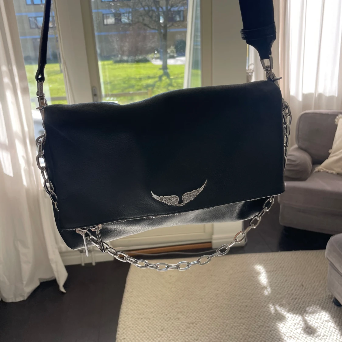 Zadig & Voltaire -axelremsväska  - 90