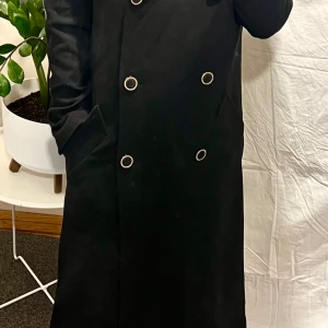 Black trenchcoat - Thin black trench coat, perfect for spring and fall! Size xs but fits like a s 