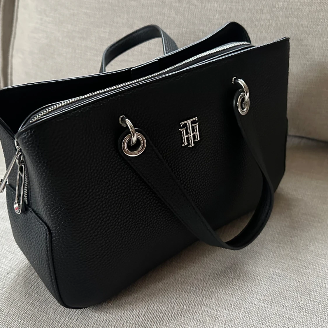 Väska - Tommy Hilfiger