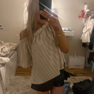 festtopp - jättebra skick 💓 inga defekter alls