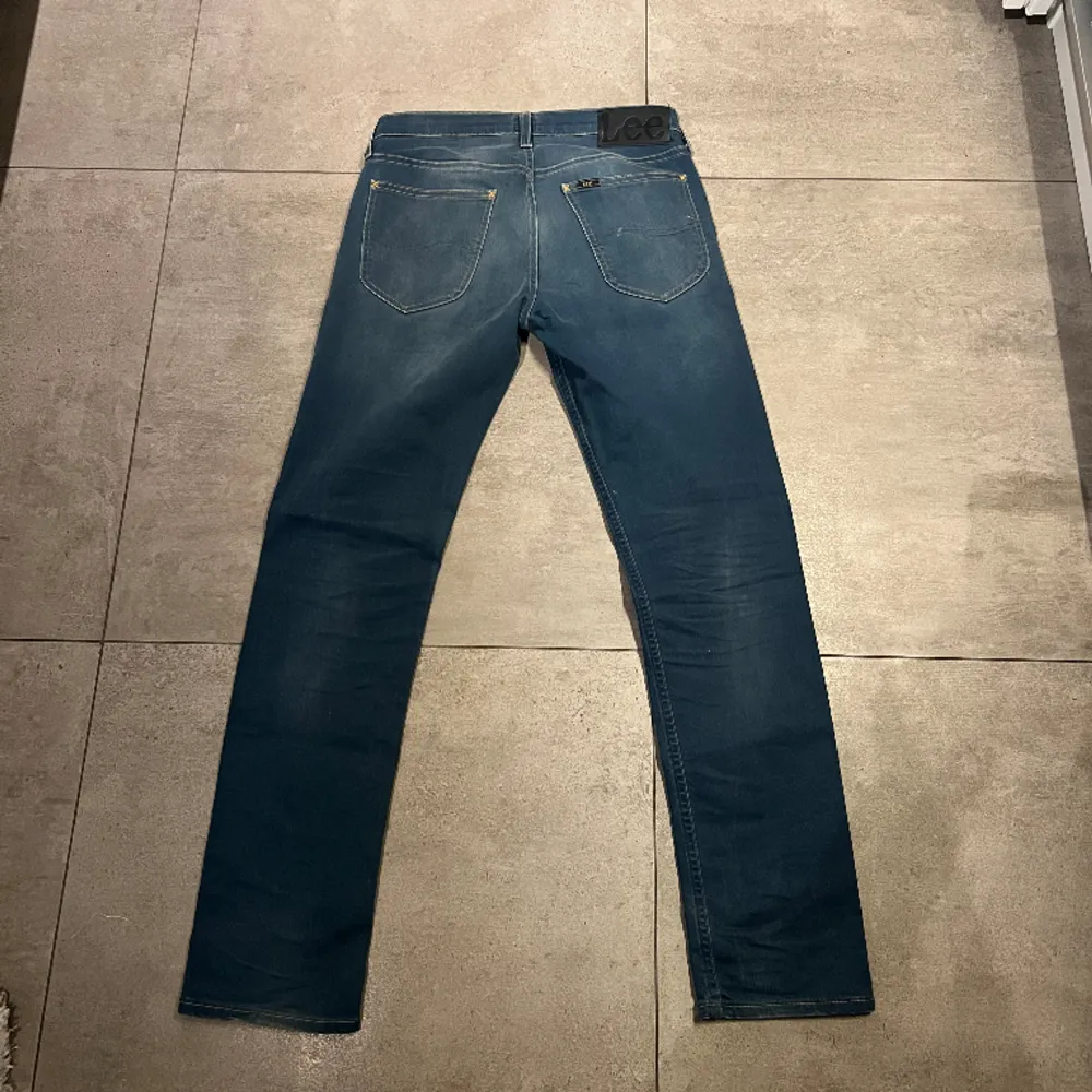 Säljer dessa fräscha Lee jeans i storlek 29.. Jeans & Byxor.