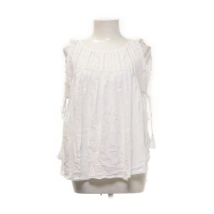 Vit Mango Topp - Jättefin topp/blus från Mango🫶 Bra skick, strl S