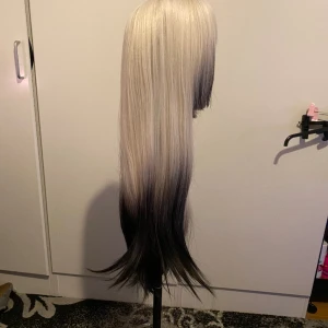 Youvimi wig - Peruk från youvimi i gott skick. Knappt använd 