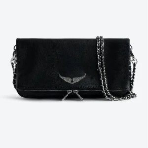 Zadig rock clutch - Fick denna i födelsedags present för ett år sedan men säljer nu för att den inte kommer till användning längre. Visar tecken på användning därav priset, skriv gärna för fler frågor 💗