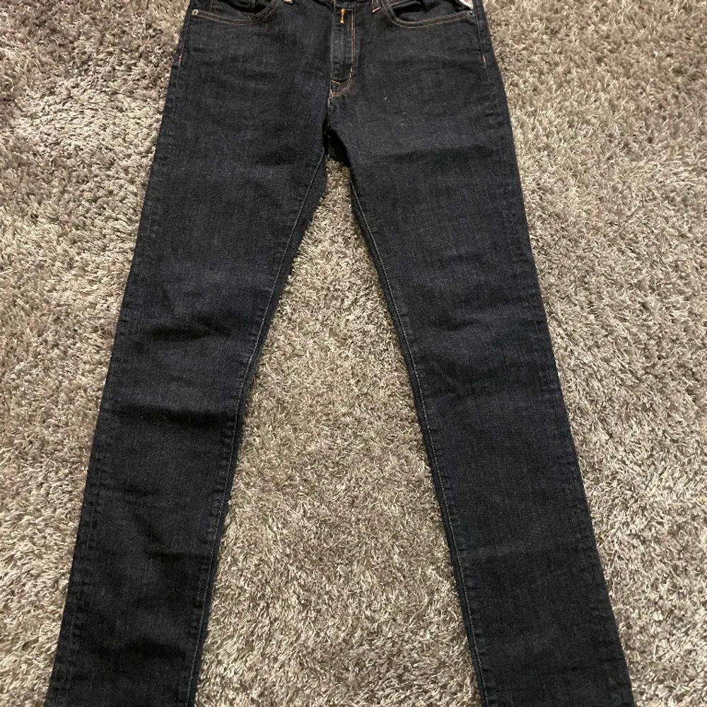 | Replay jeans | storlek: 166cm/14 years, passar större | skick: bra, inga defekter | äldre model | modellen på bilden är 170 och väger ca 53 | Fraktas spårbart via postnord📩📦 | leveranstid 1-3 arbetsdagar | hör av er vid frågor och funderingar🙌🤝. Jeans & Byxor.