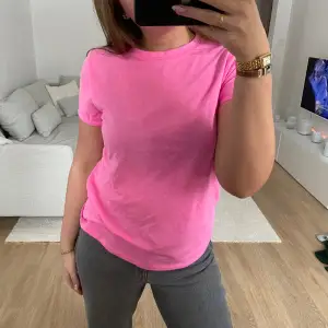 Rosa basic tshirt 