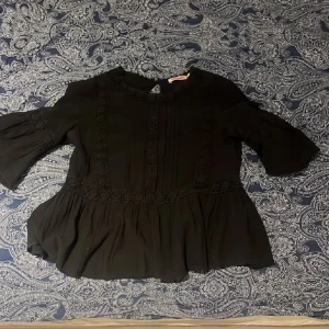 Blus från indiska  - Jättefin trekvartsblus. Knappt använd 💘💘💘