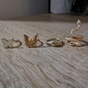Ringar - Guld ringar, gjort av silver & kopper, färgat guld. Alla har storleken: 1.8cm. 20kr/st, vid köp av fler 15kr/st. Köparen står för frakten.