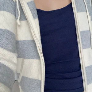 Stickad ziphoodie - En jättesöt stickad ziphoodie från Brandy Melville 💗 