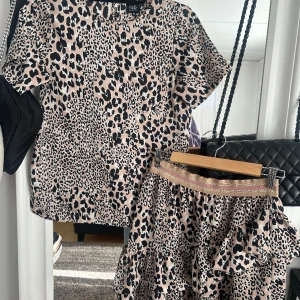 Sofie schnoor petite  - Stl 176 tröja, 164 kjol 