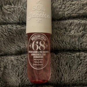 Sol de janerio 68 - Endast andvänd ett få tal gånger och nästa helt ny, valde att sälja den pga att den inte passade i min smak 90ml