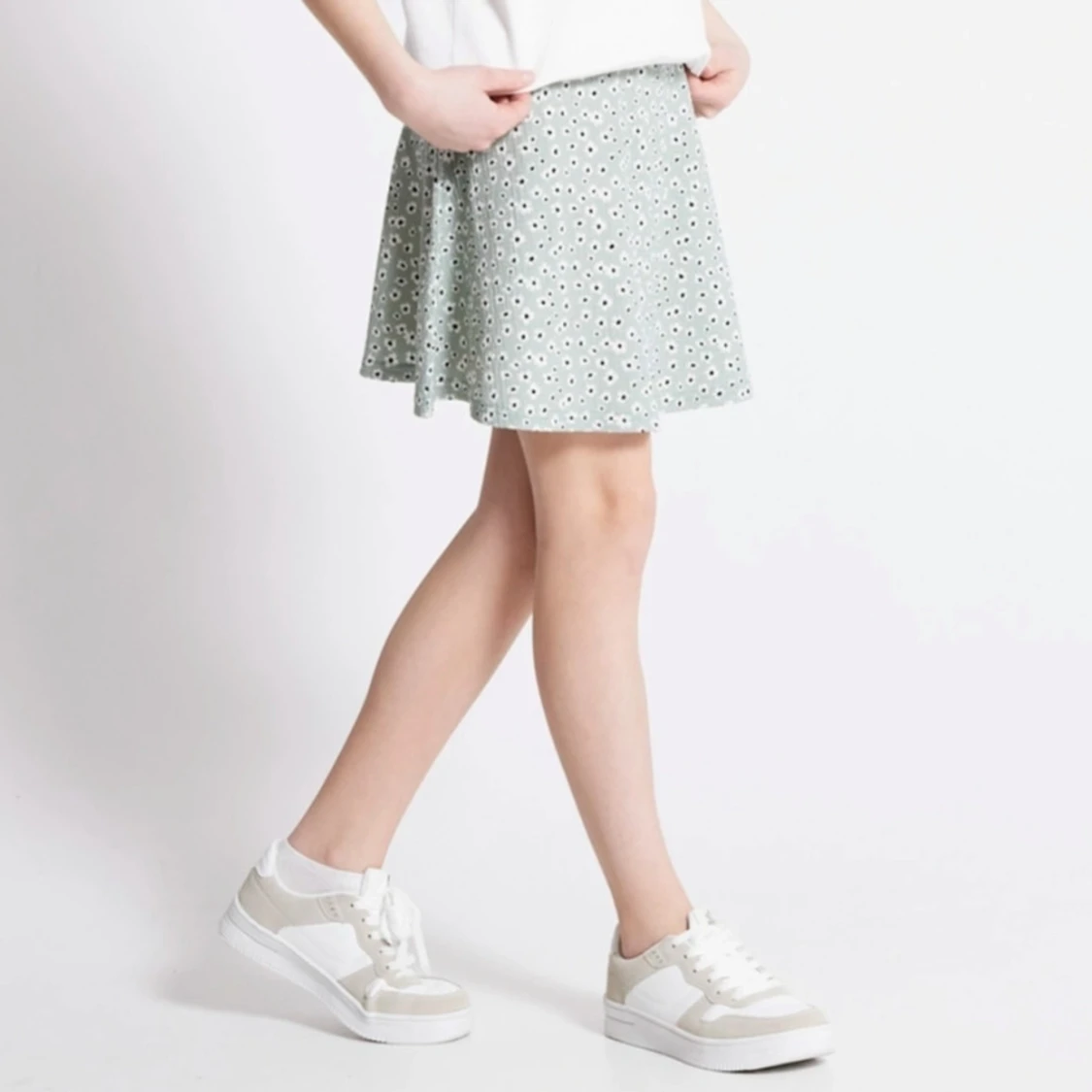 En söt blommig kjol 💓 - 90