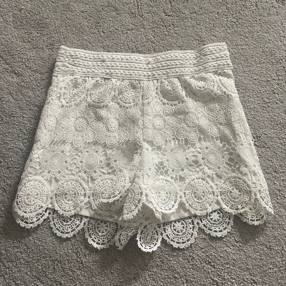 Trendiga spetsshorts  - 92