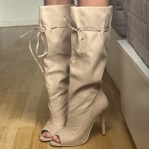 Boots - Jättefina beige boots från Nelly🌻