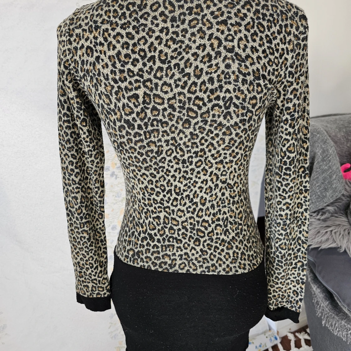 Leopardmönstrad tröja från Mega Collector - 90