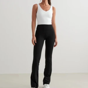 Aimn yogapants - Helt nya oanvända yogapants från Aimn. Så fina och skönt material! Nypris 799