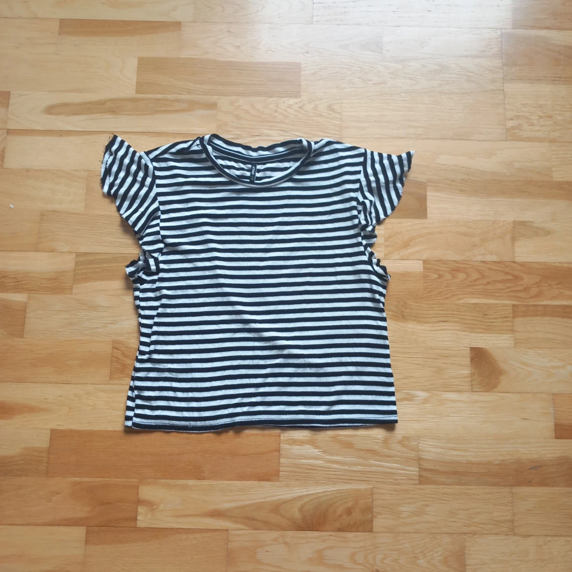 T shirt,sweet shirt storlek L  - 90