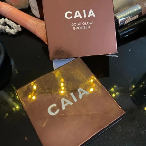 CAIA Loose Glow Bronzer - Jättefin glow bronzer i färgen Venice🫶 testat den kanske två gånger men kommer inte till användning🥰 har kvar förpackningen. 