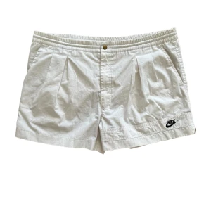 Vintage Nike shorts baggy boxy oversized  - Fint vintage skick. Storlek xl snörning i midjan. Fitpic 180cm